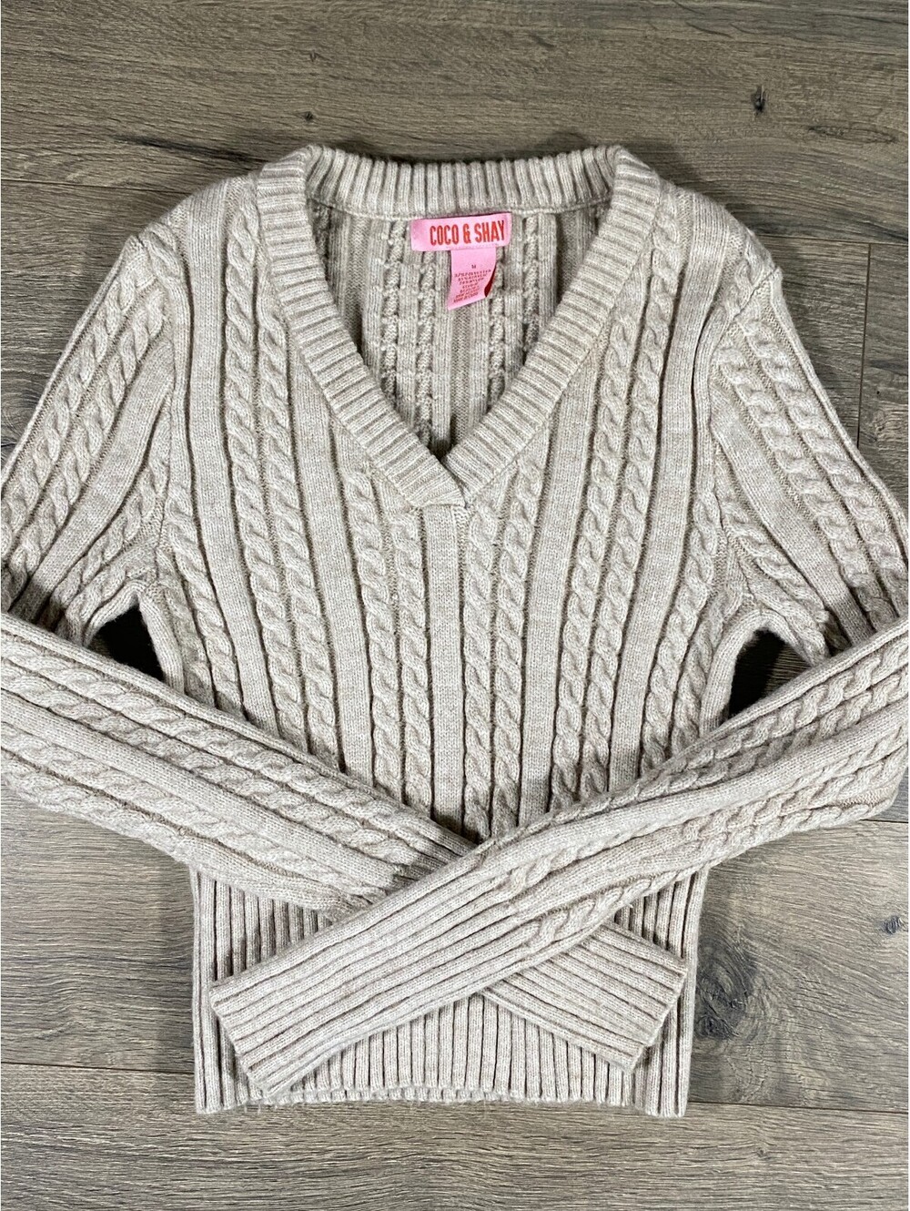 Coco & Shay Cable Knit Sweater Womens M Beige V Neck Chunky Cozy Pullover